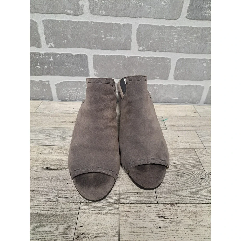 Matt Bernson Women Open Toe Shoe Gray Ash Color  Leather Size 7 US‎